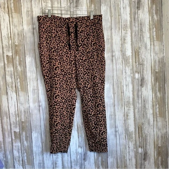 Torrid Leopard Joggers 1X Cozy Lounge Pants Animal Print Drawstring Athleisure - Picture 3 of 8